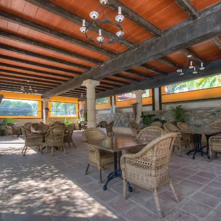 Dulce Nombre - מלון טריפה