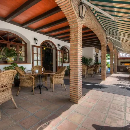 Dulce Nombre - מלון 3*