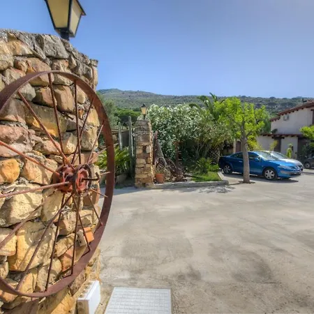 Dulce Nombre - מלון טריפה