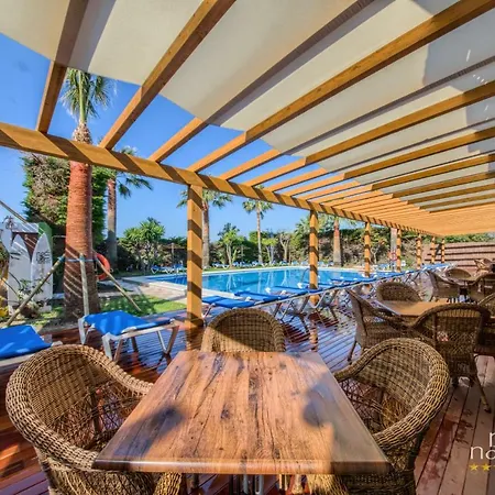 Dulce Nombre - מלון 3*